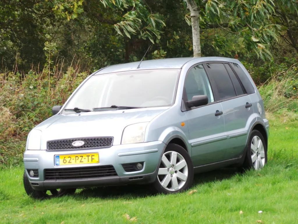 Ford Fusion (2005) — foto 1