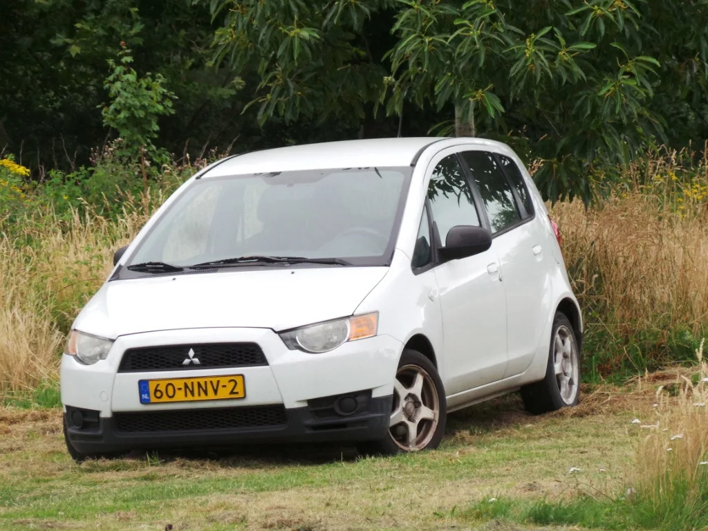 Mitsubishi Colt (2010) — foto 1