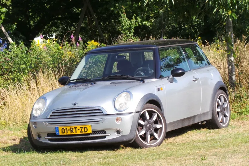MINI Cooper (2005)