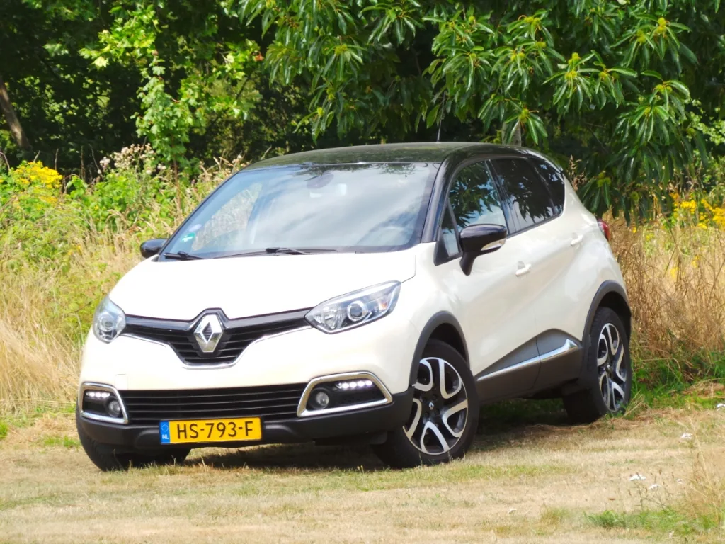 Renault Captur (2016) — foto 1