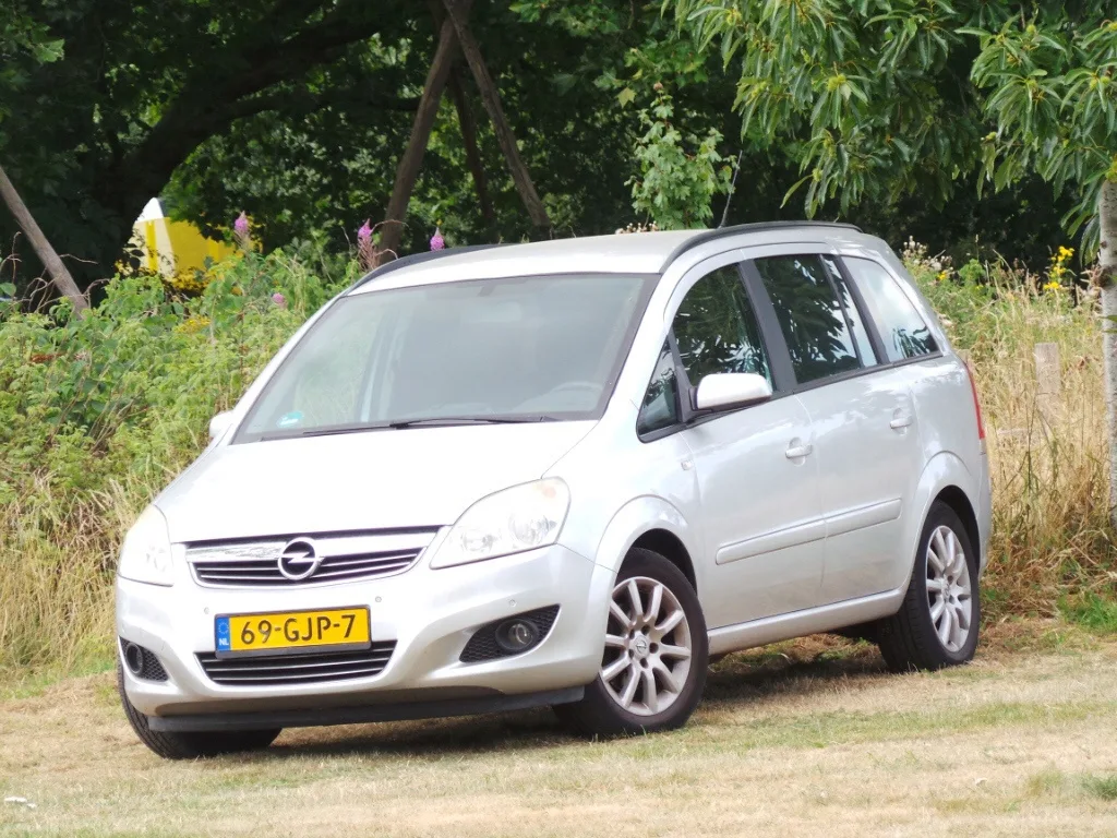 Opel Zafira (2008) — foto 1