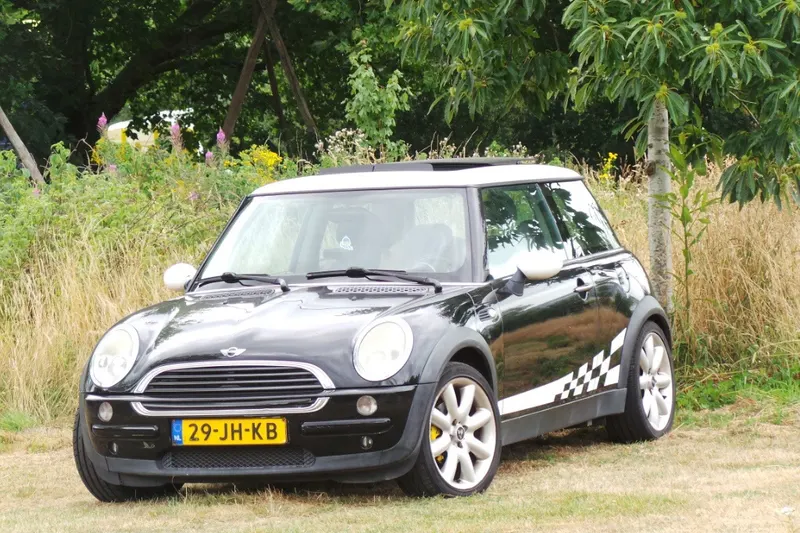 MINI One (2002)