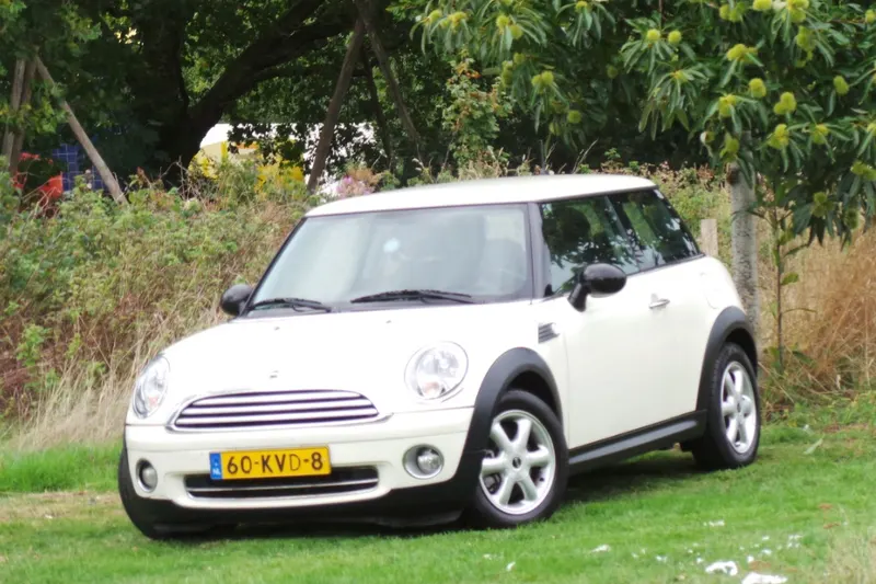 MINI One (2010)