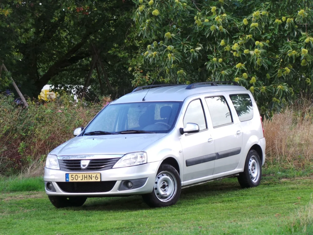 Dacia Logan MCV (2009) — foto 1
