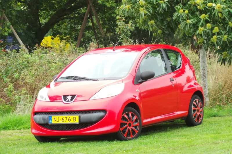 Peugeot 107 (2006)