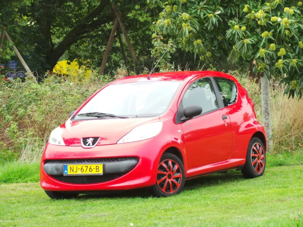 Peugeot 107 (2006) — foto 1