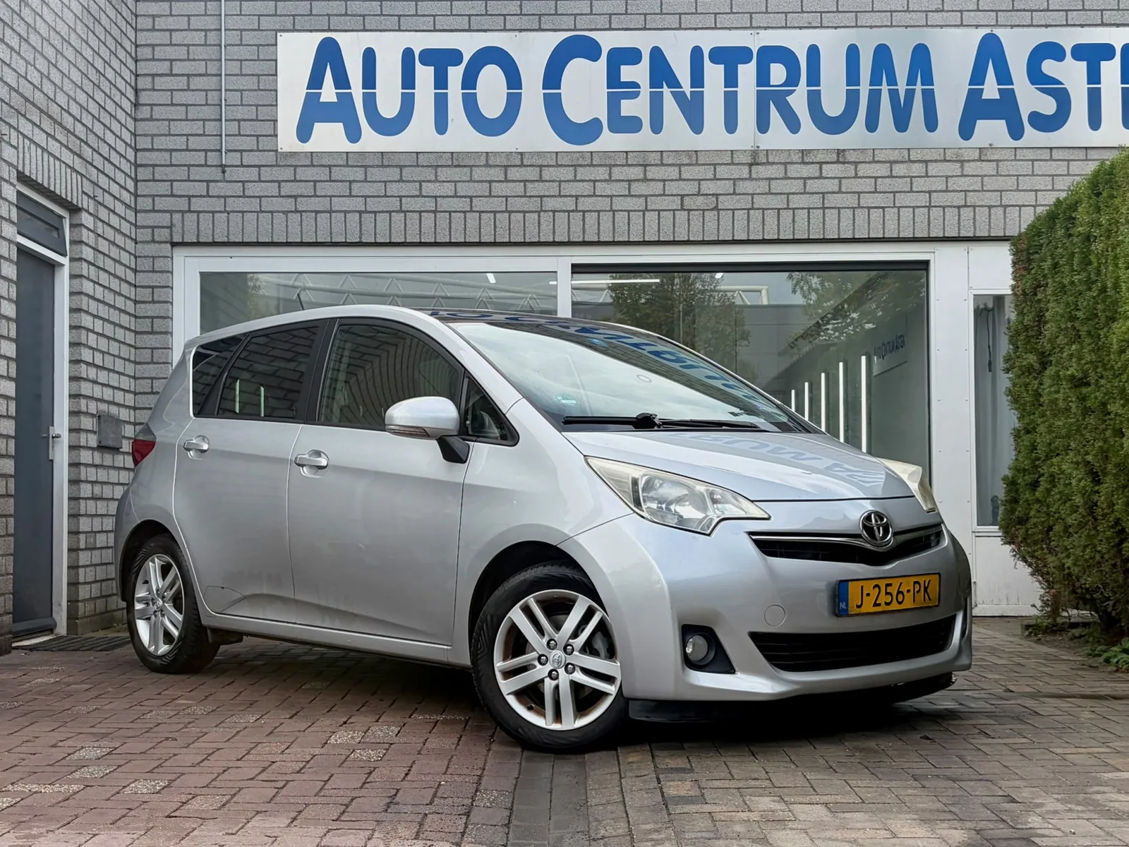 Toyota Verso (2013) — foto 1