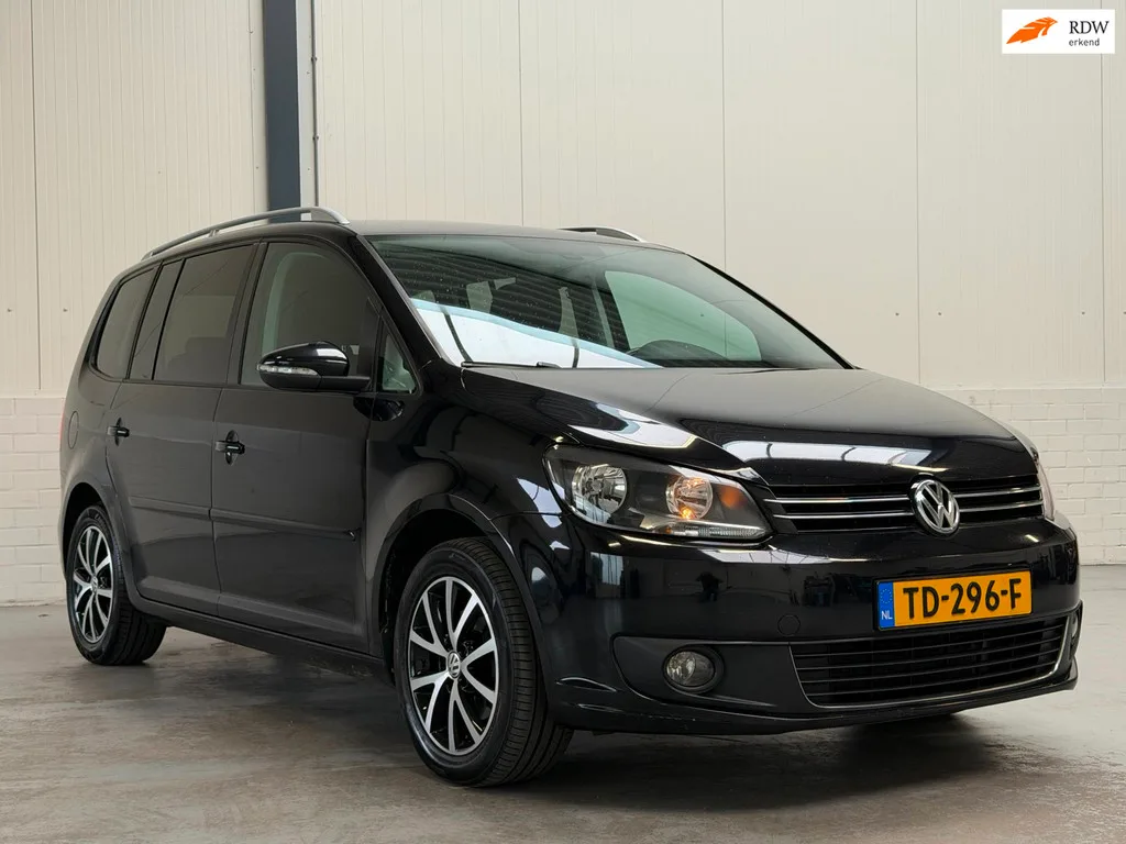 Volkswagen Touran (2015) — foto 1
