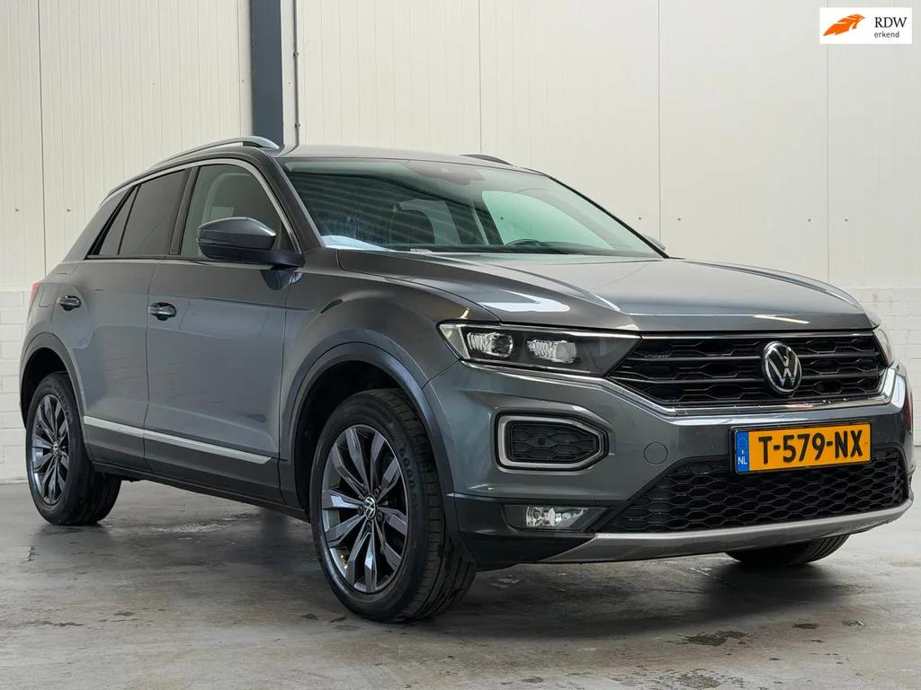 Volkswagen T-Roc (2021) — foto 1