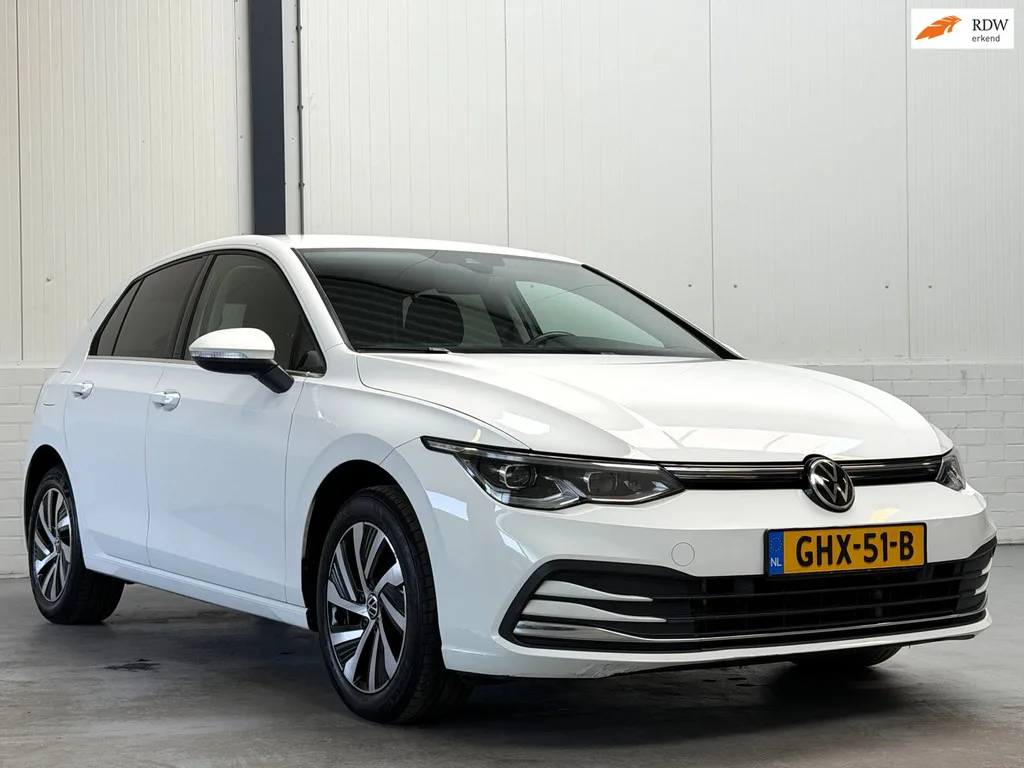 Volkswagen Golf (2020) — foto 1