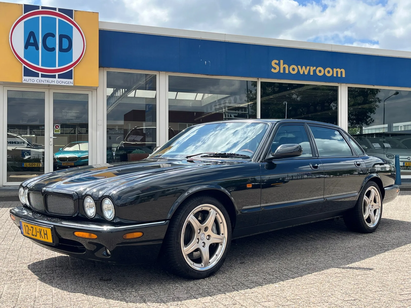 Jaguar XJR (2000) — foto 1