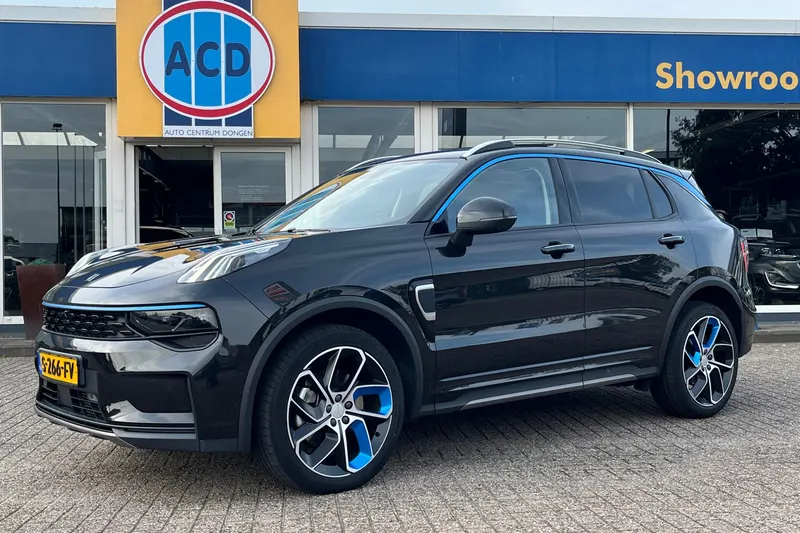 Lynk & Co 01 (2023)