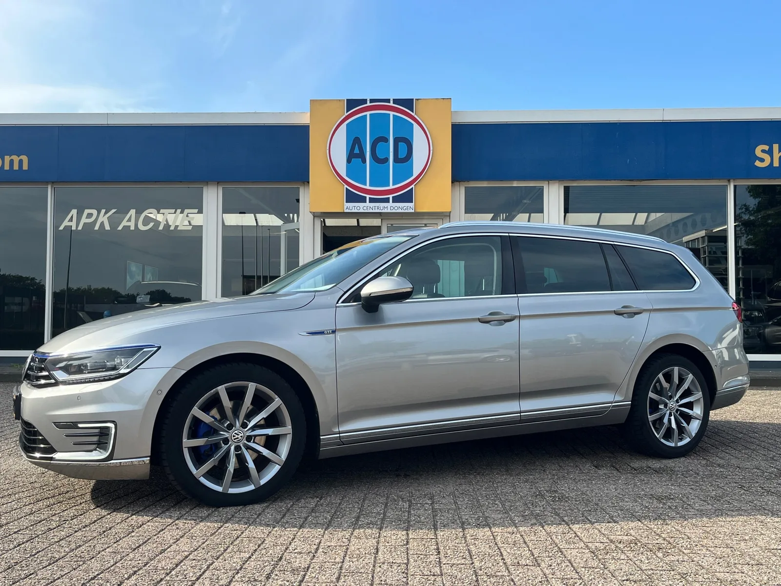 Volkswagen Passat (2015) — foto 1