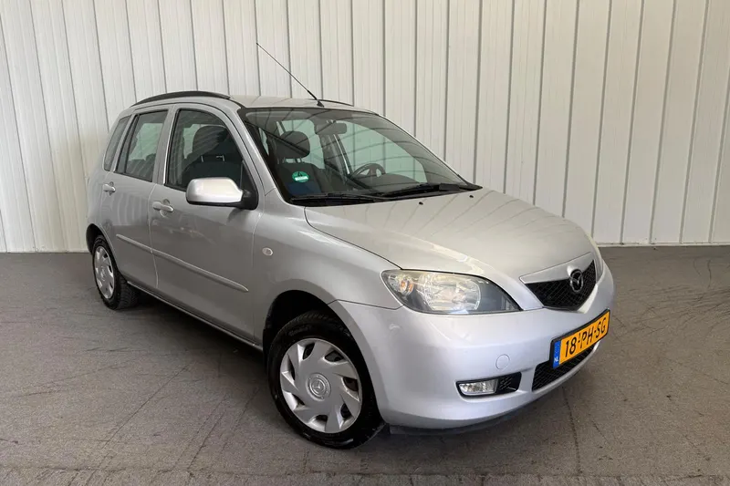Mazda 2 (2004)