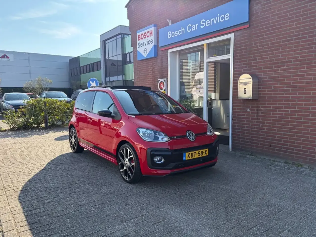 Volkswagen Up! (2019) — foto 1