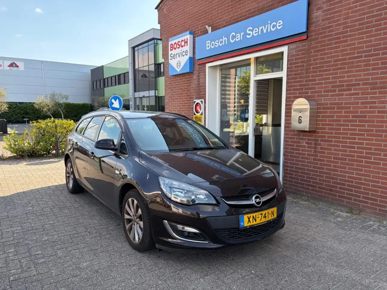 Opel Astra (2013) — foto 1