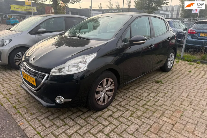 Peugeot 208 (2012)
