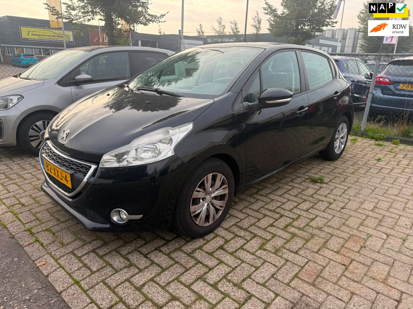 Peugeot 208 (2012) — foto 1