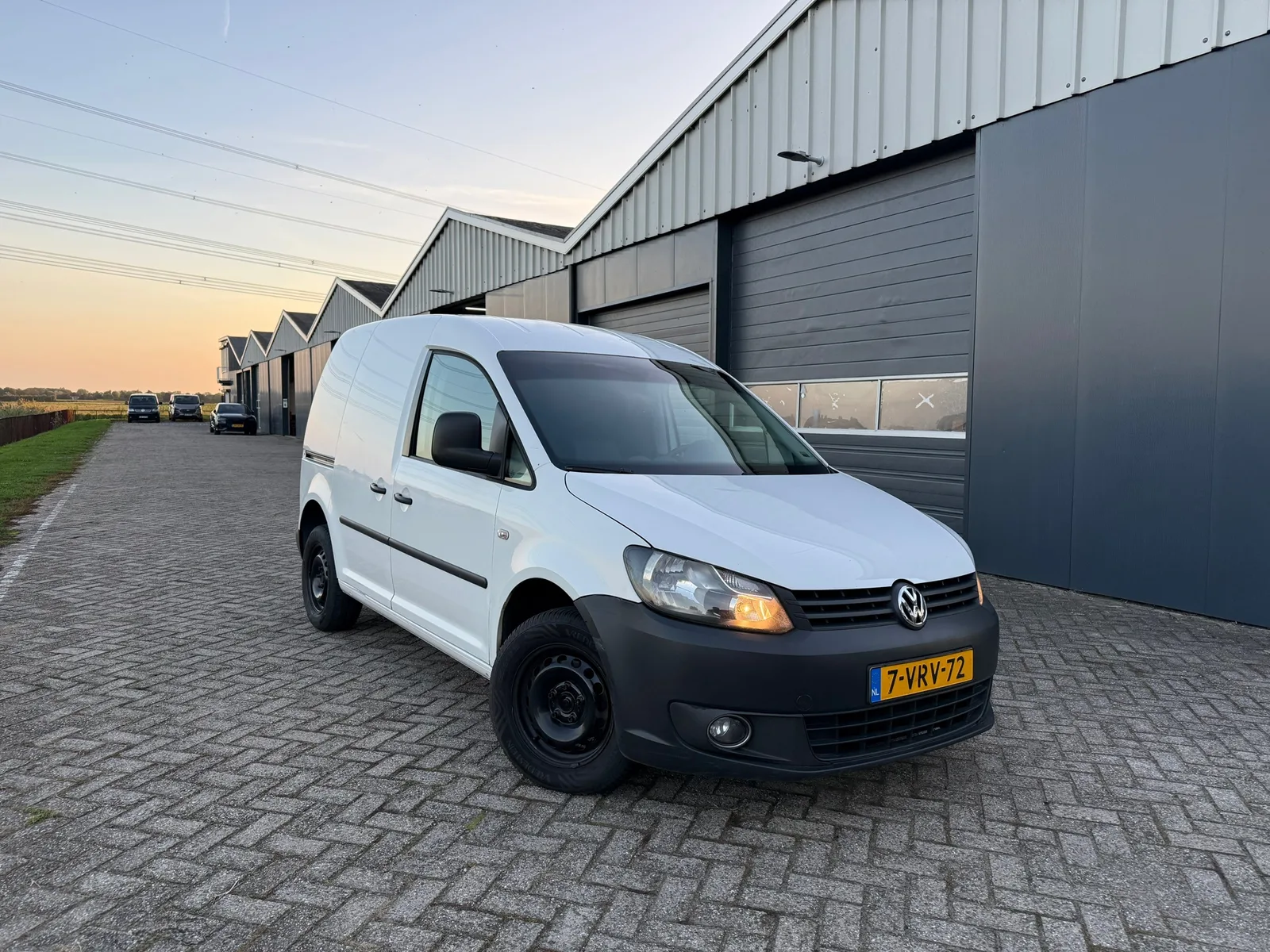 Volkswagen Caddy (2011) — foto 1