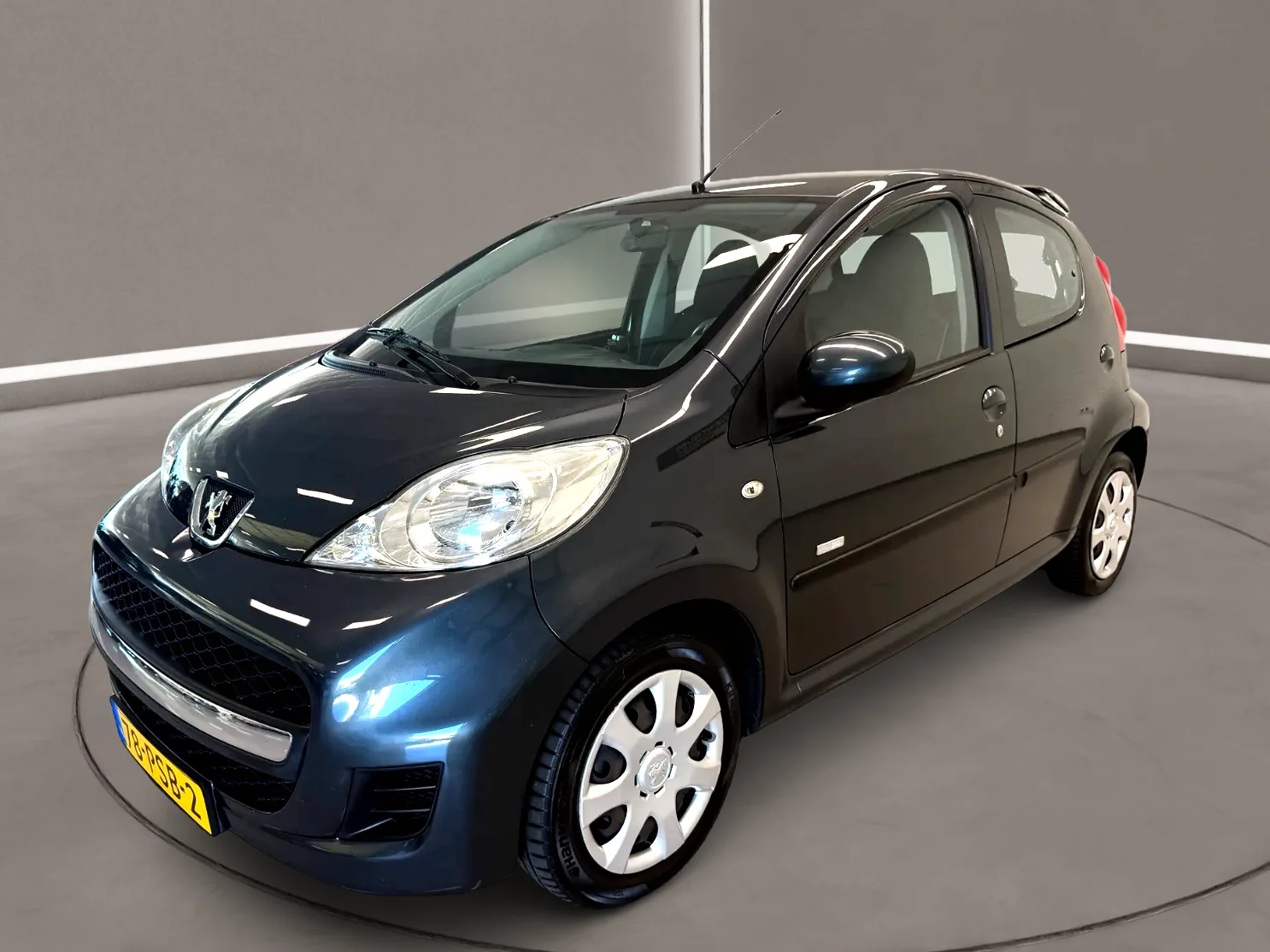 Peugeot 107 (2011) — foto 1