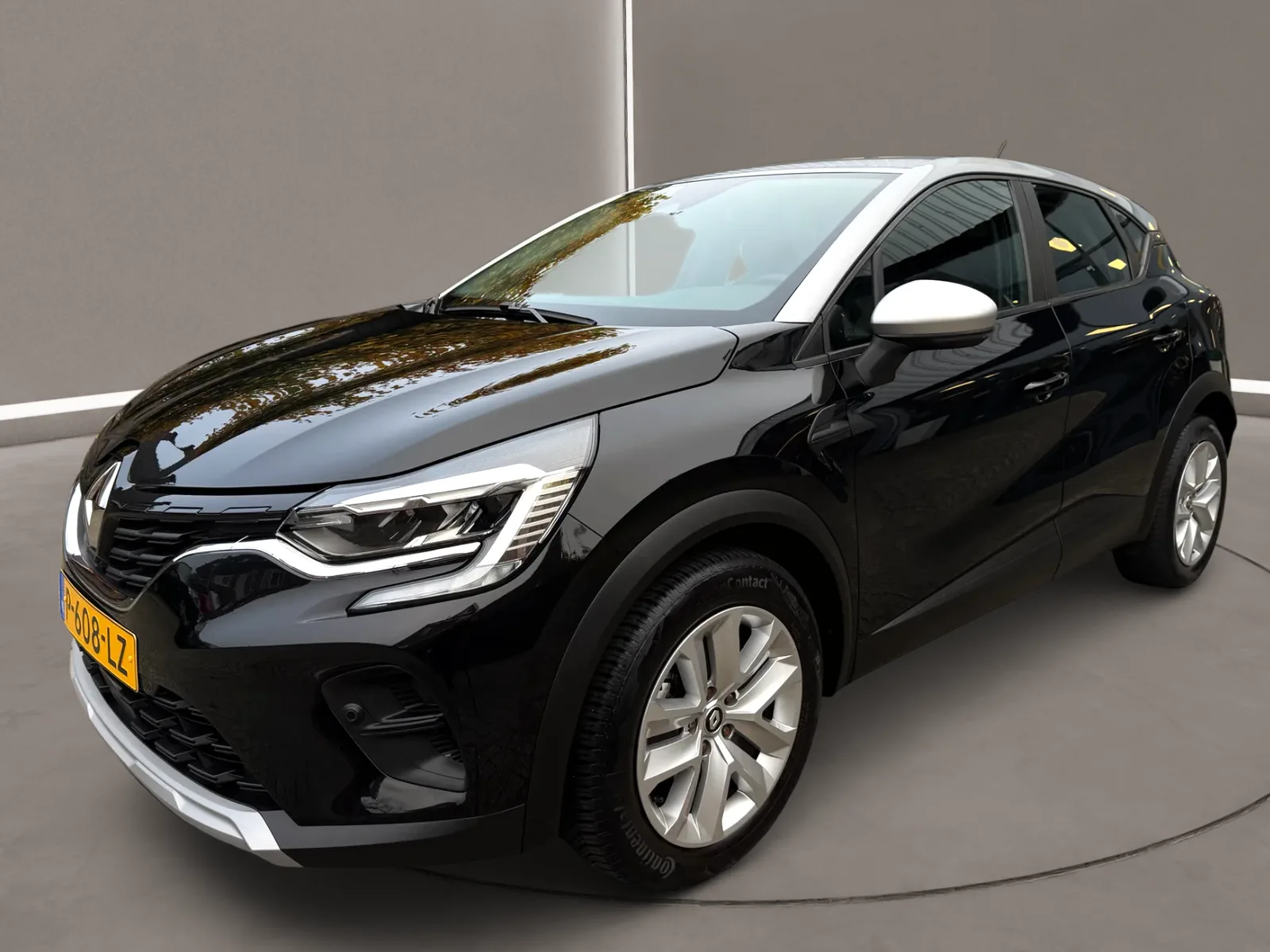 Renault Captur (2021) — foto 1