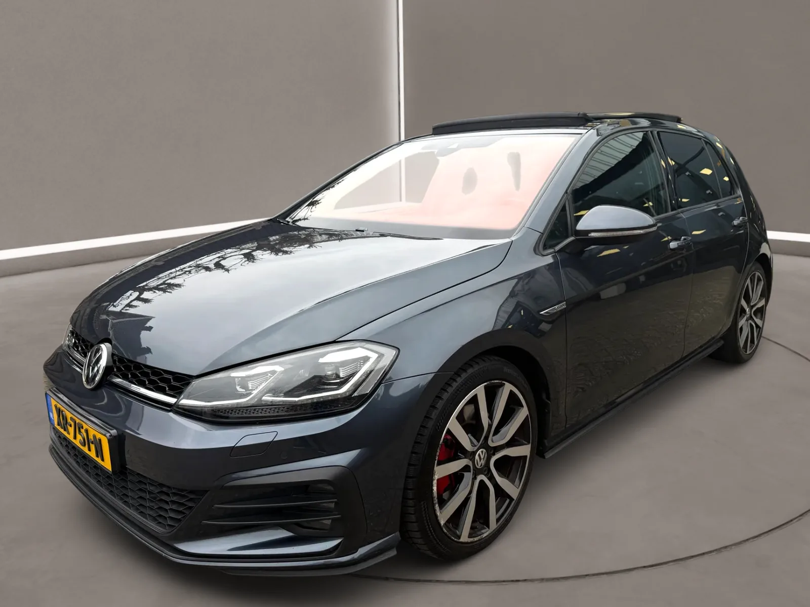 Volkswagen Golf (2018) — foto 1