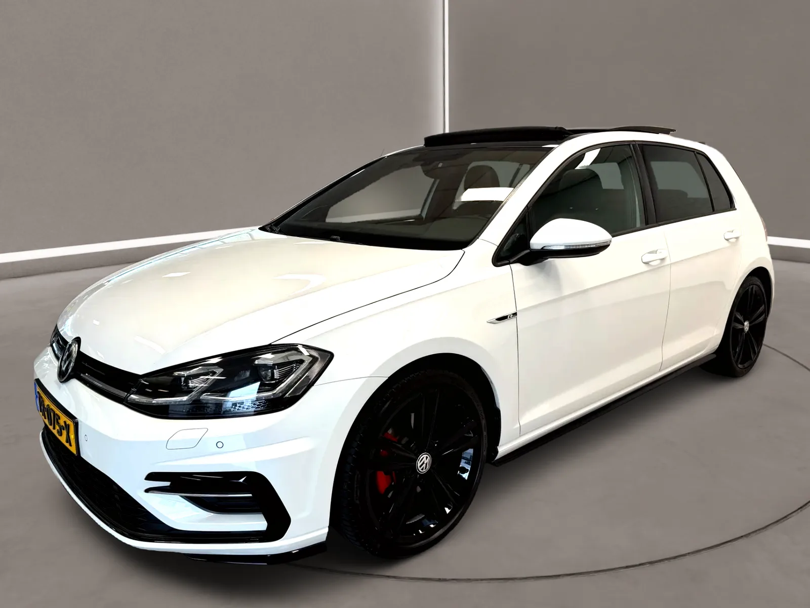 Volkswagen Golf (2018) — foto 1