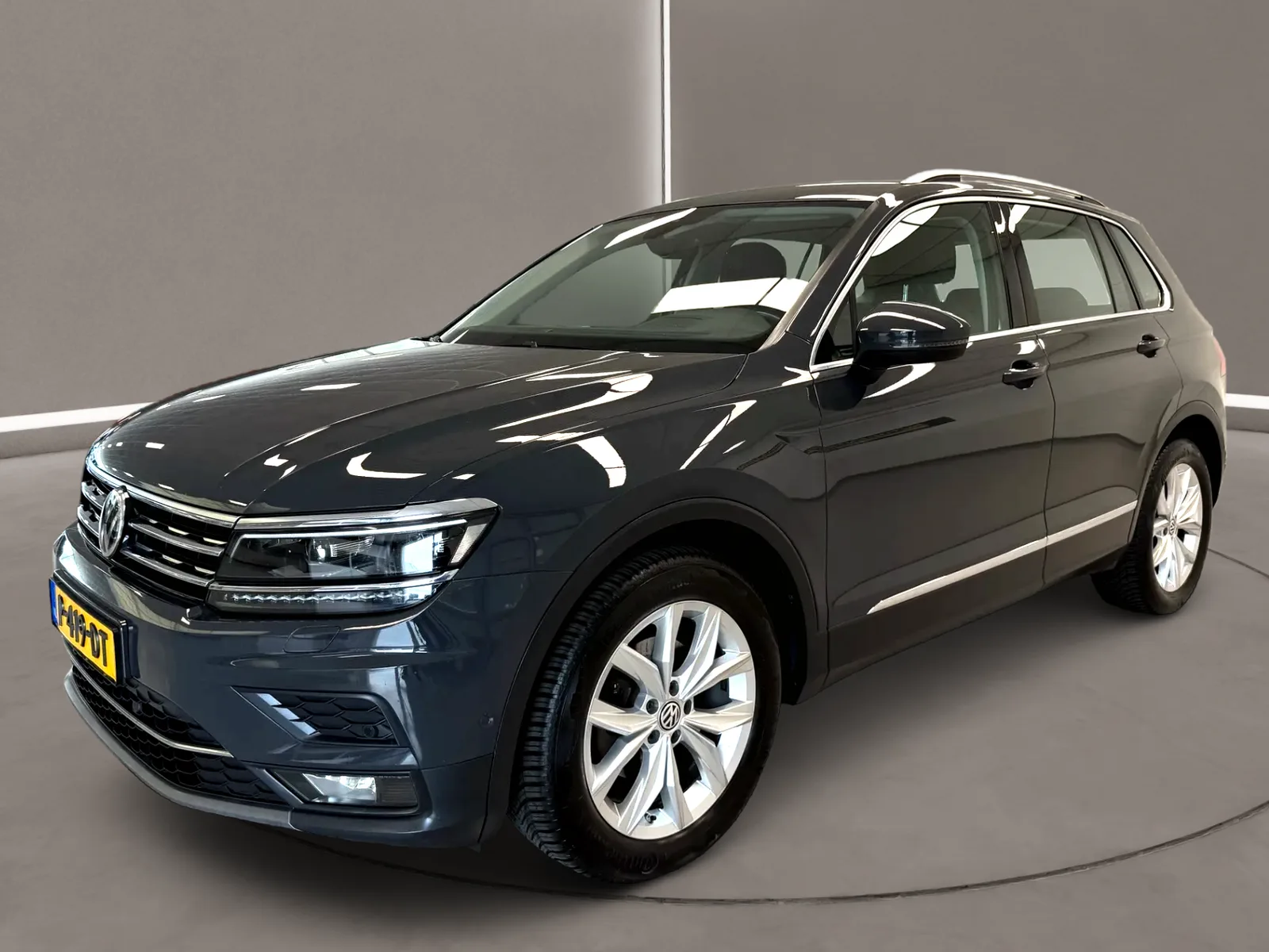 Volkswagen Tiguan (2018) — foto 1