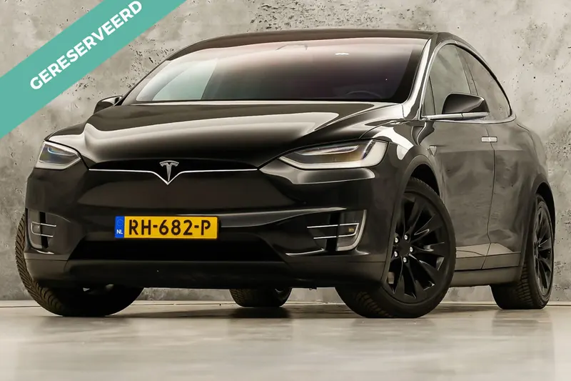 Tesla Model X (2017)