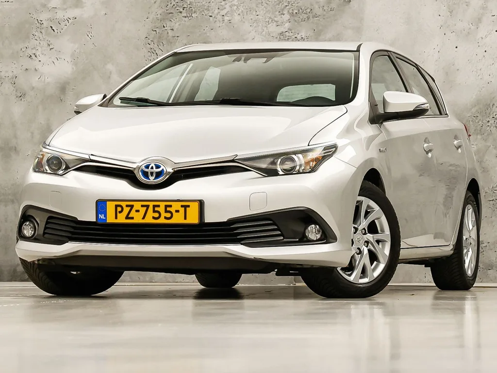 Toyota Auris (2016) — foto 1