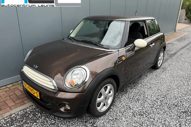 MINI One (2011)