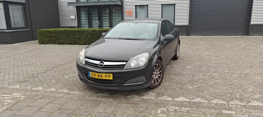 Opel Astra (2005) — foto 1