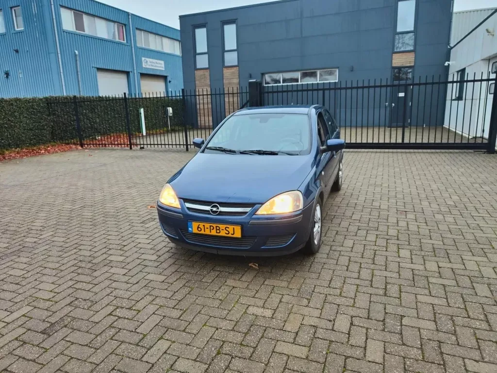 Opel Corsa (2004) — foto 1