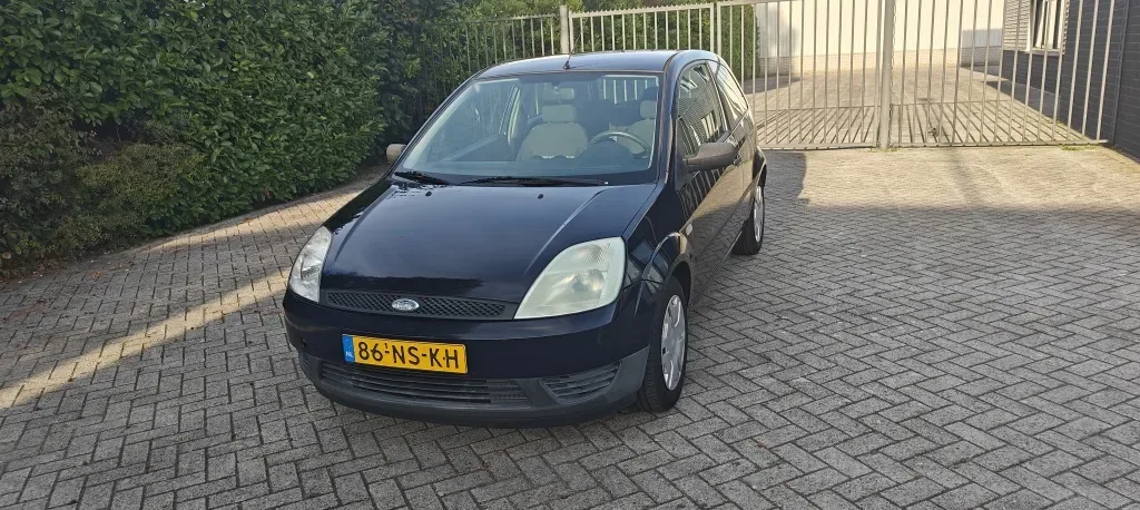 Ford Fiesta (2004) — foto 1