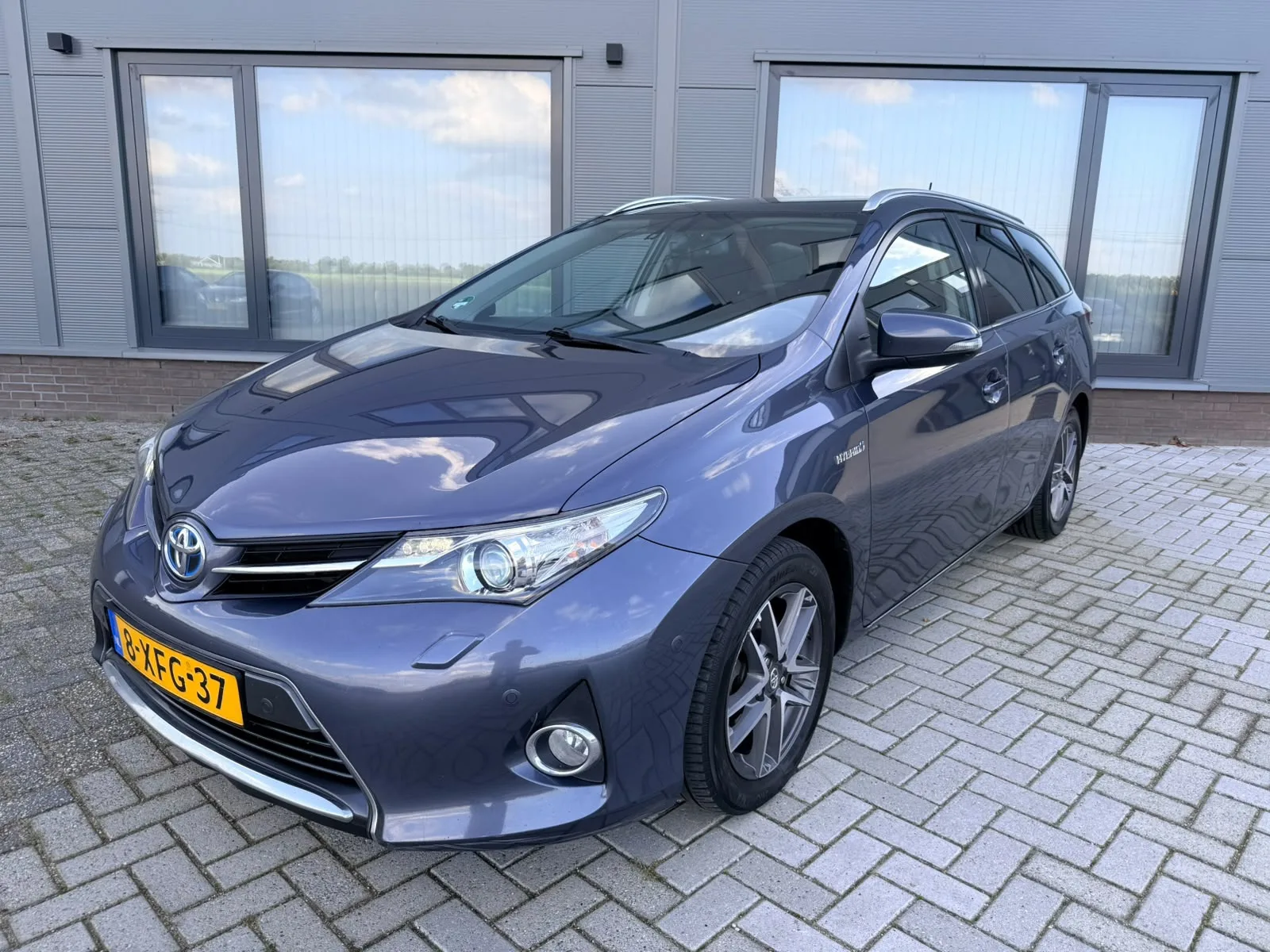 Toyota Auris (2014) — foto 1