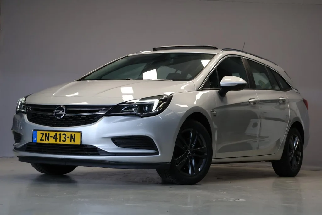 Opel Astra (2019) — foto 1