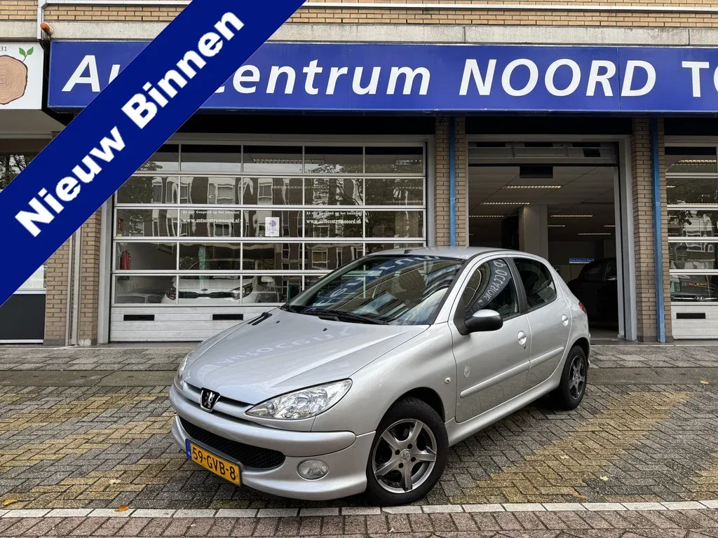 Peugeot 206 (2008) — foto 1