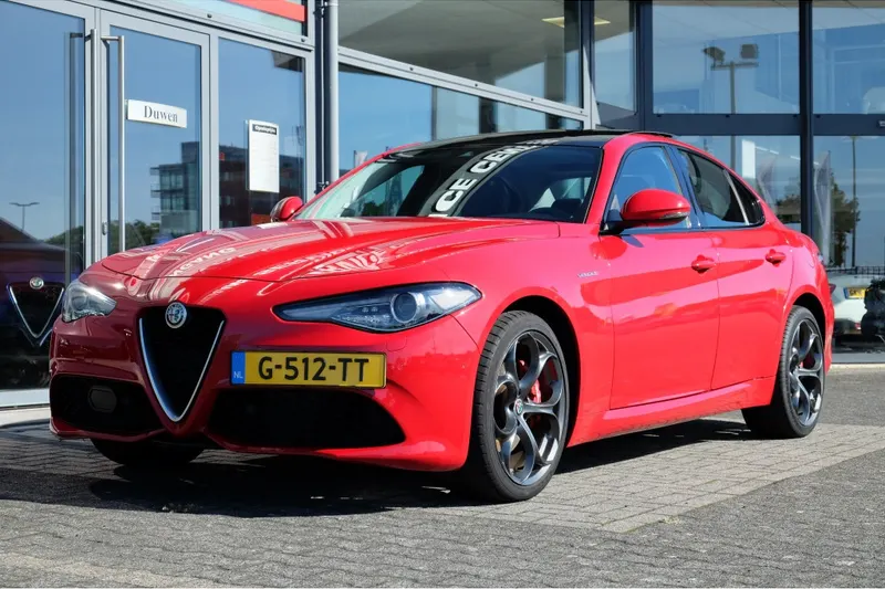 Alfa Romeo Giulia (2017)