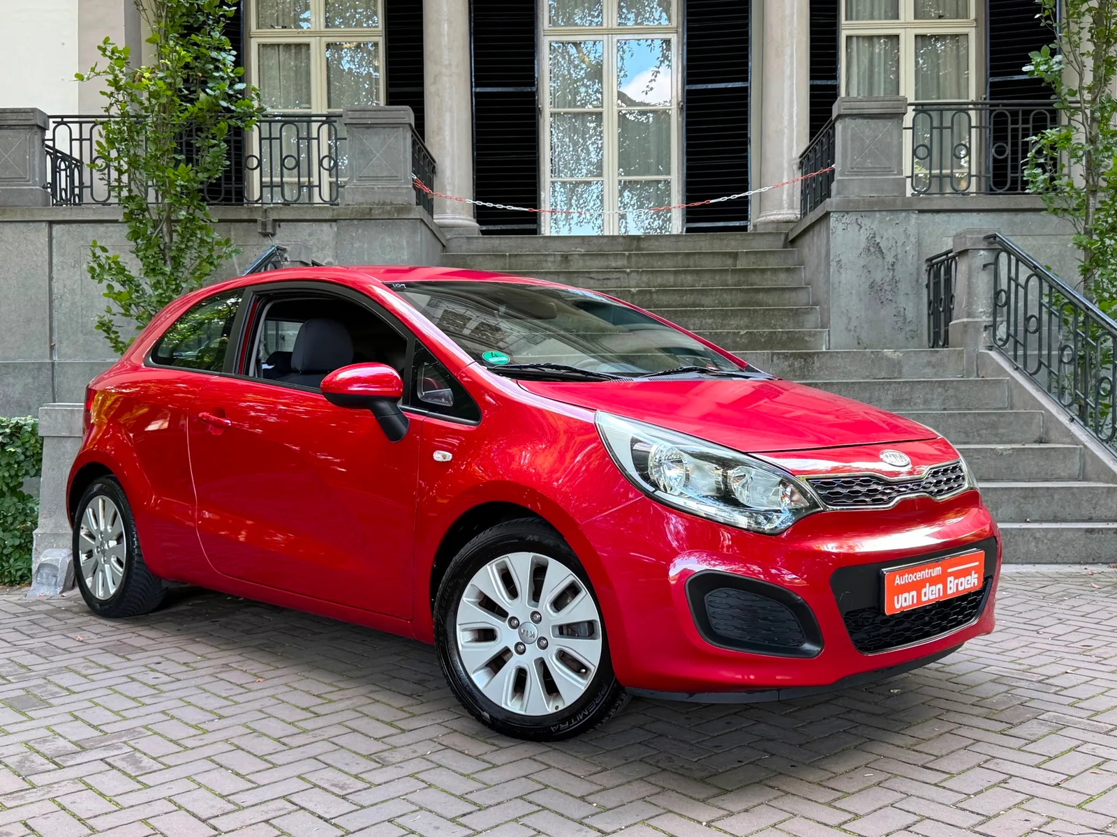 Kia Rio (2013) — foto 1