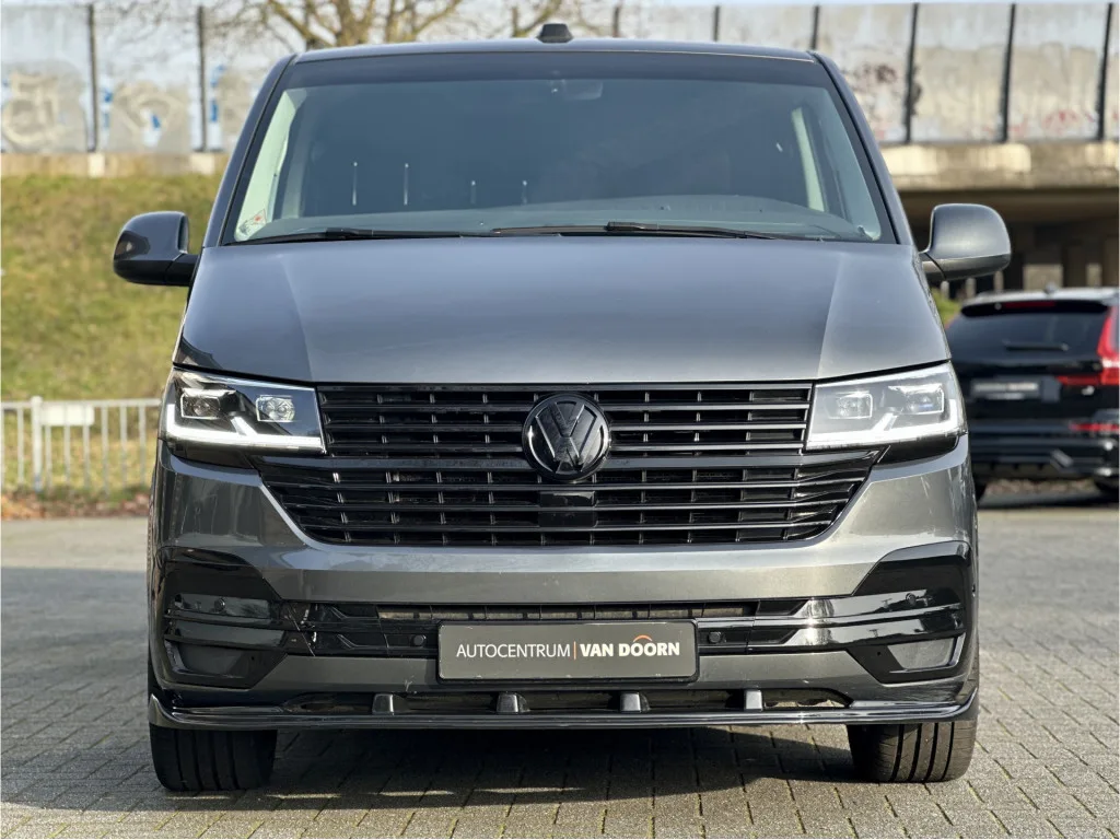 Volkswagen Transporter (2022) — foto 1