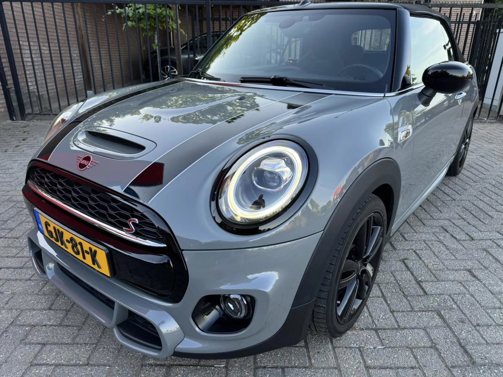 MINI Cabrio (2020) — foto 1