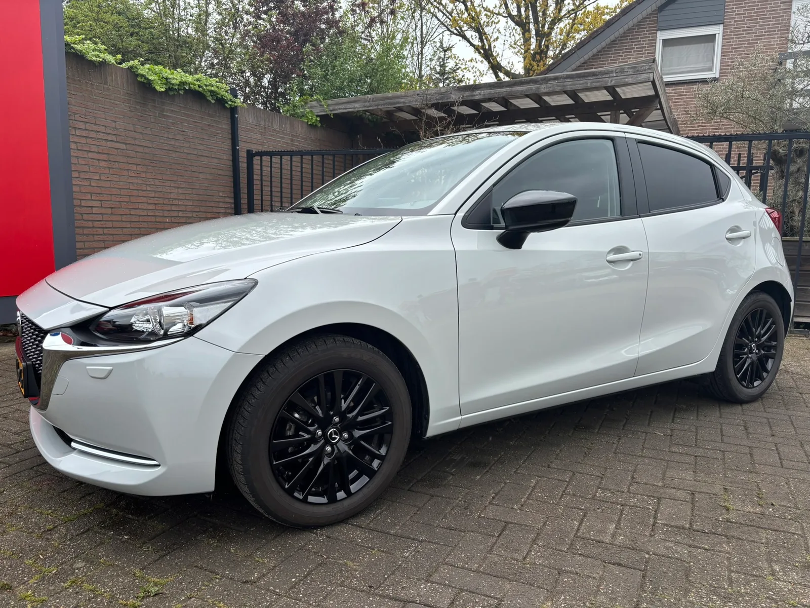 Mazda 2 (2022) — foto 1