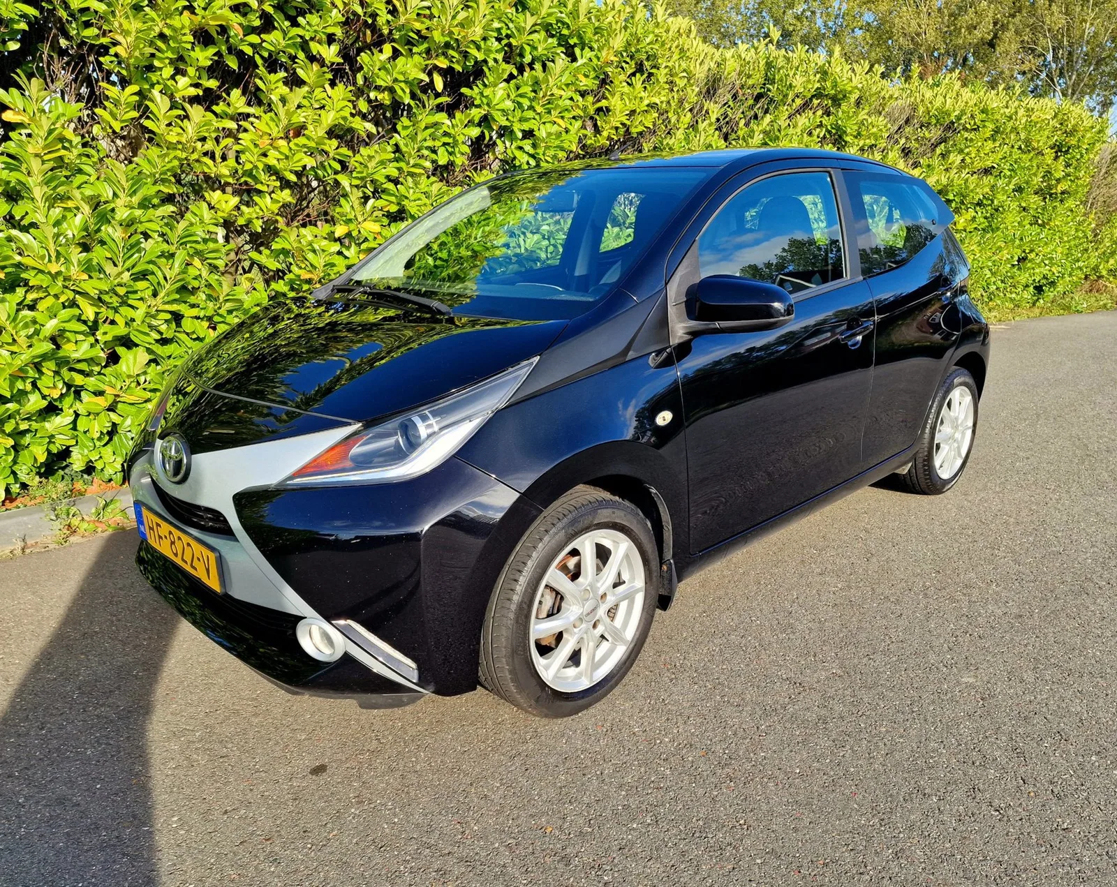 Toyota Aygo (2015) — foto 1