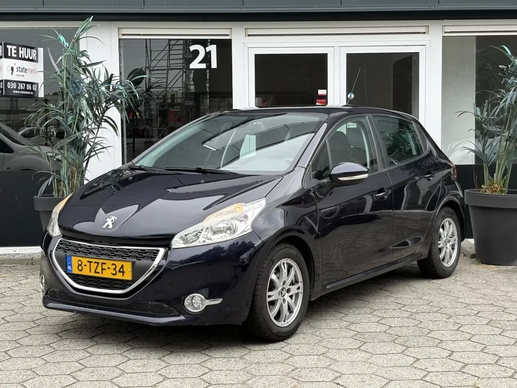 Peugeot 208 (2014) — foto 1