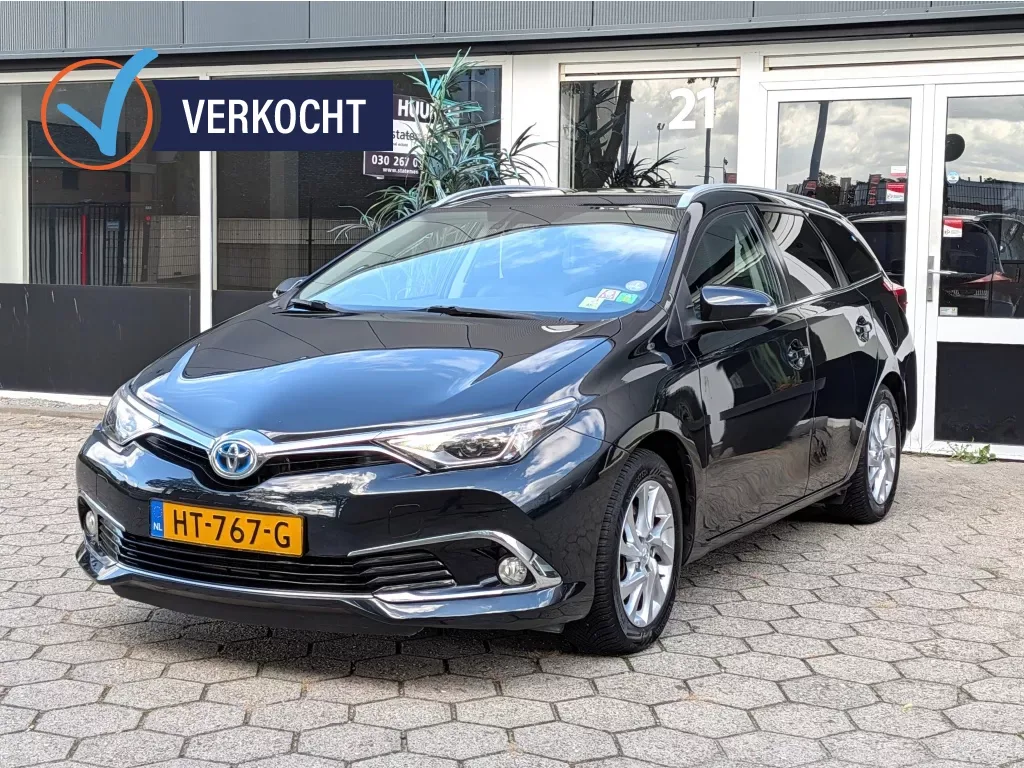 Toyota Auris (2015) — foto 1