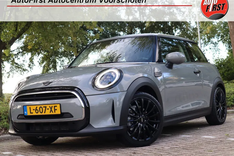 MINI One (2021)
