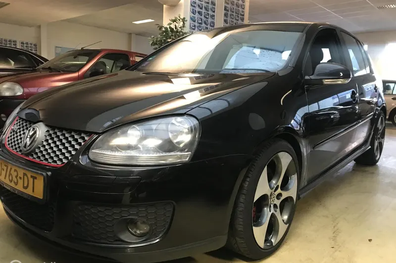 Volkswagen Golf (2005)