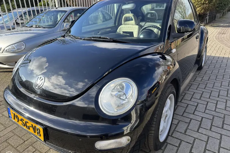 Volkswagen New Beetle (2000)