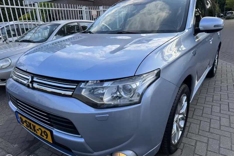 Mitsubishi Outlander (2013)