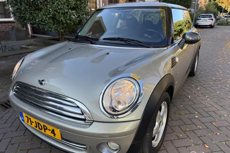 MINI One (2009)